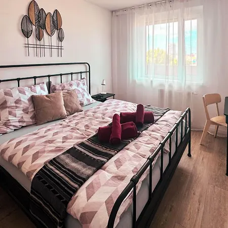 Appartement Restful Moments With 2x Bathroom And 2x Bedroom With King Beds, Parking And Workspace