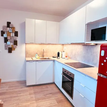Appartement Restful Moments With 2x Bathroom And 2x Bedroom With King Beds, Parking And Workspace Bratislava