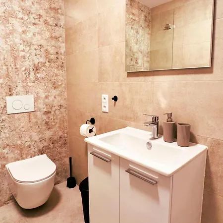 Appartement Restful Moments With 2x Bathroom And 2x Bedroom With King Beds, Parking And Workspace Bratislava